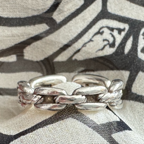 David Yurman .925 Wellesley Link Ring  
Size 6 - Picture 6 of 10